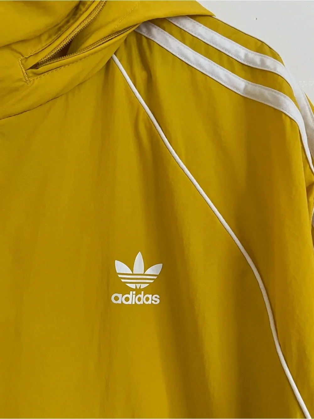 Adidas Originals Yellow Hooded Zipper Pockets Windbreaker size XL